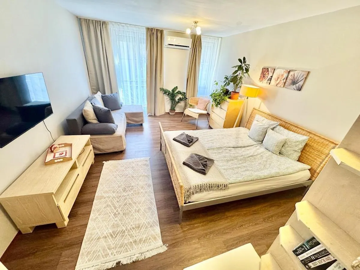 T27 Apartment Budapest 0*,